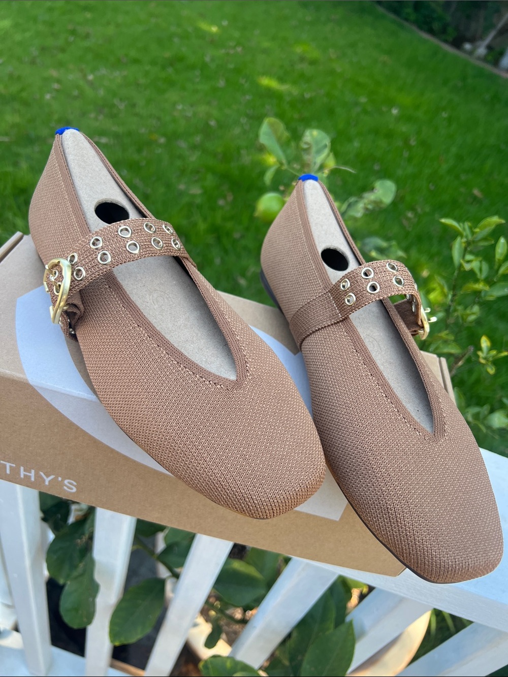 Rothy's Brown Mary Jane Flats with Gold Buckle and Grommet Strap Sz 8 Mary Jane - Picture 2 of 6